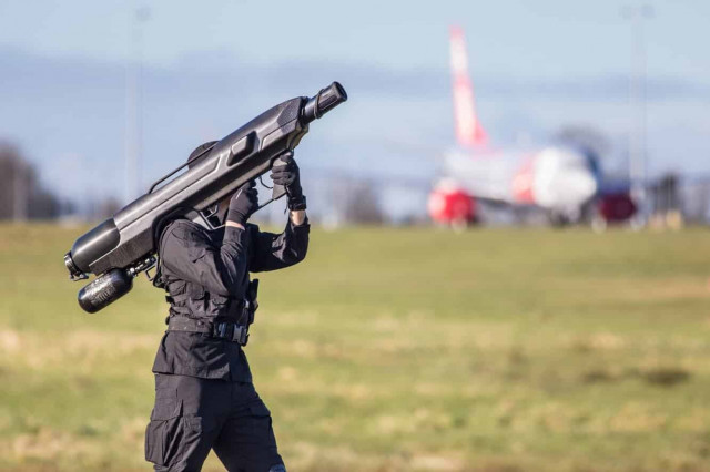 В РФ могут разрешить частным компаниям использовать средства борьбы с дронами – росСМИ