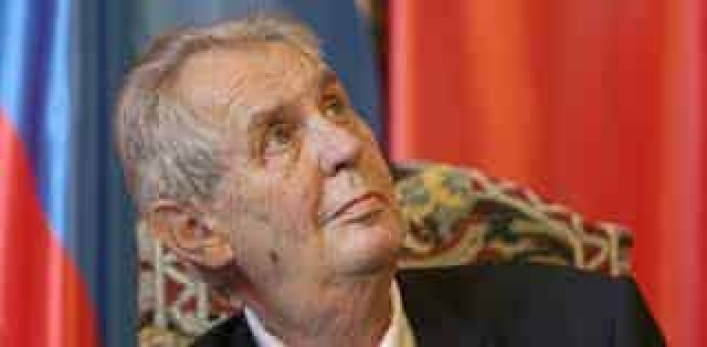 Сенат Чехии примет решение по предложению об отстранении Земана с поста президента 