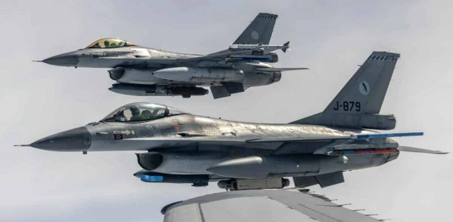 Нідерланди дозволять Україні використовувати свої F-16 для нанесення ударів по цілях на території РФ
