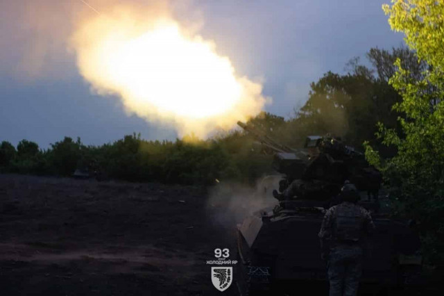 ЗСУ на Харківщині почали працювати західною зброєю по ворогу на території РФ
