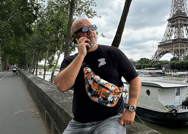 Потап поїхав на відпочинок до Франції: 