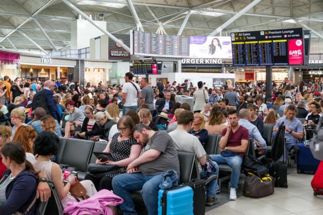 Липневі страйки авіаперсоналу в Європі: де у туристів можуть виникнути проблеми
