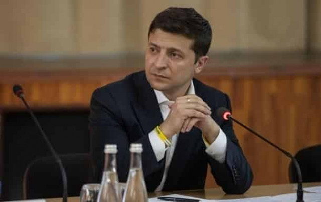 Зеленский о роспуске КСУ: Я поступаю правильно