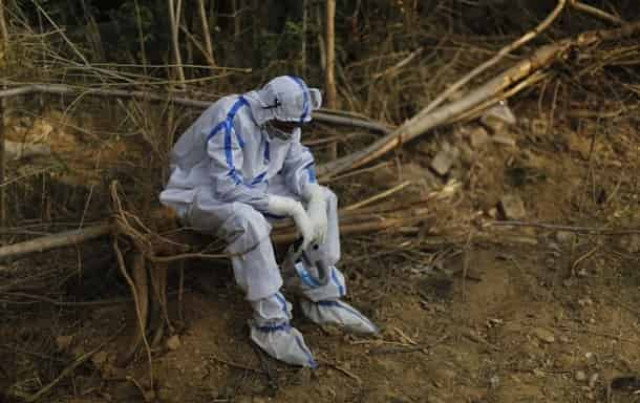 Ученые призвали готовиться к следующим волнам 