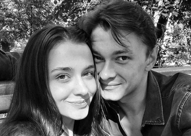 Відома українська актриса закрутила роман зі співаком (фото)
