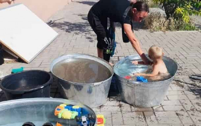 В Мариуполе люди на улицах теряют сознание 