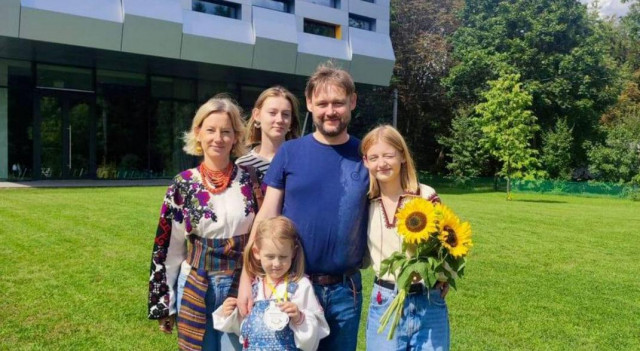 Живим лишився лише чоловік: Росія вбила у Львові матір з трьома доньками
