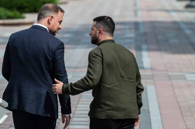 Зеленский прибыл в Польшу на встречу с Дудой
