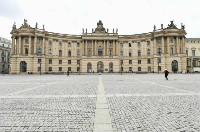 В Берлине запретили демонстрировать флаги Украины 8 и 9 мая
