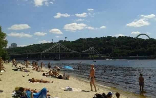 Вода на 11 киевских пляжах кишит кишечной палочкой