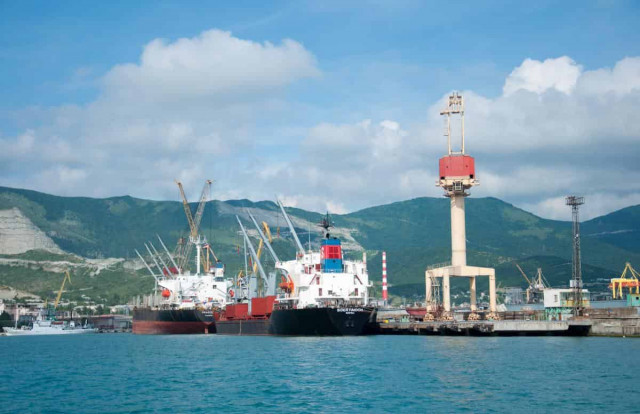 Україна оголосила зоною воєнної загрози чорноморські порти Росії
