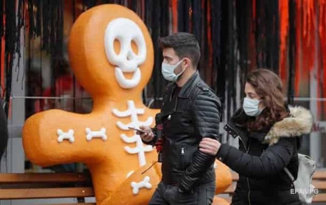 В Украине почти 10 тысяч новых случаев COVID-19