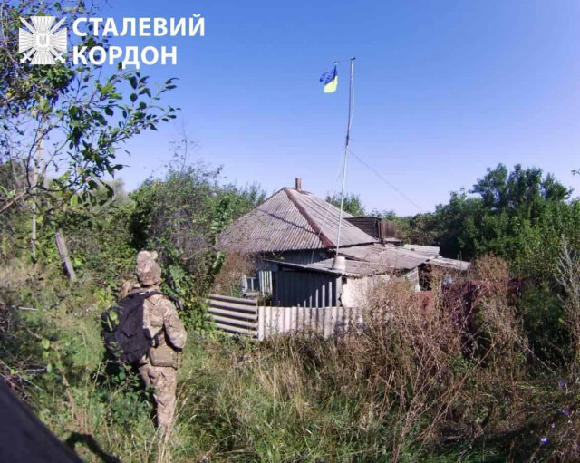 На Харківщині ще в двох прикордонних населених пунктах підняли прапор України
