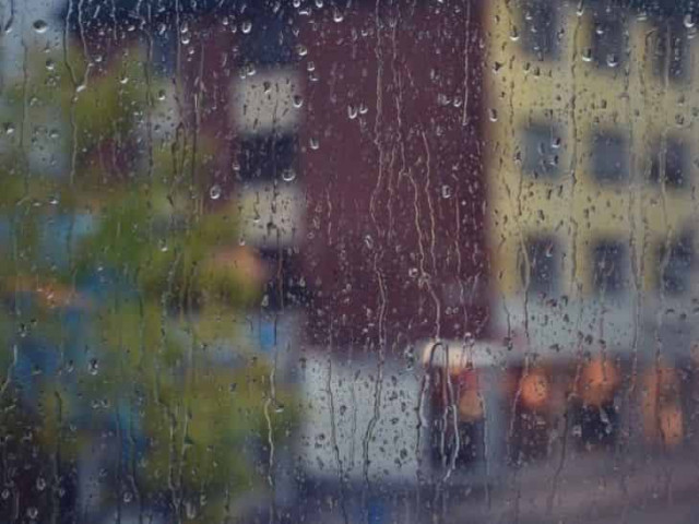 Сьогодні в Україні стане ще прохолодніше, частину країни охоплять дощі 