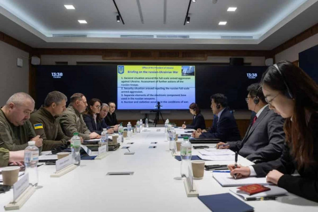 Єрмак зустрівся зі спецпредставником КНР, щоб обговорити Росію: деталі
