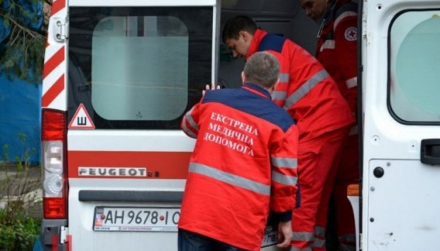 Росіяни атакували «швидку» в Херсоні: за годину постраждали п’ятеро медиків
