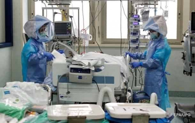 В Украине четыре дня подряд антирекорд COVID-19