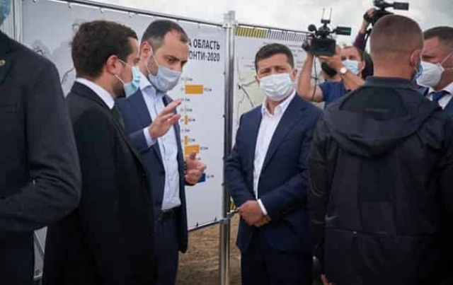 Зеленский анонсировал передачу местных дорог Укравтодору