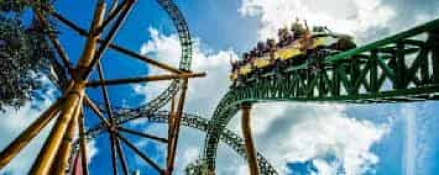 В Турции произошла авария на аттракционе в парке развлечений: один человек погиб, трое ранены