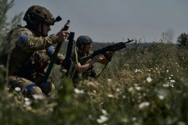 Дедалі більше українців хочуть мирних переговорів, але військові категорично проти, - WSJ
