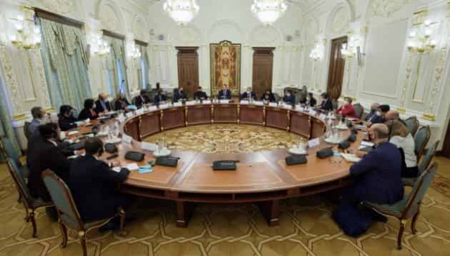 Yermak holds first extended meeting with G20 ambassadors
