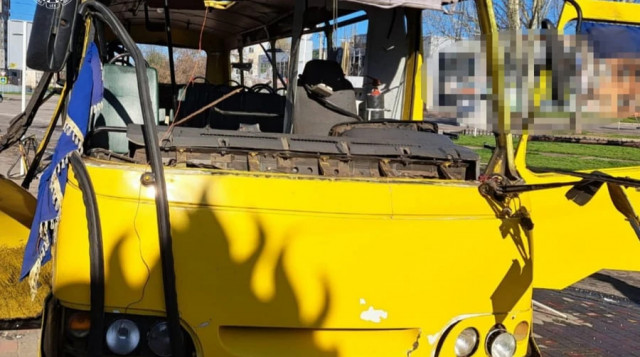 РФ атакувала вантажівки у Нікополі, загинув водій
