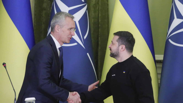 Столтенберг натякнув на оголошення про тісніші зв'язки НАТО з Україною
