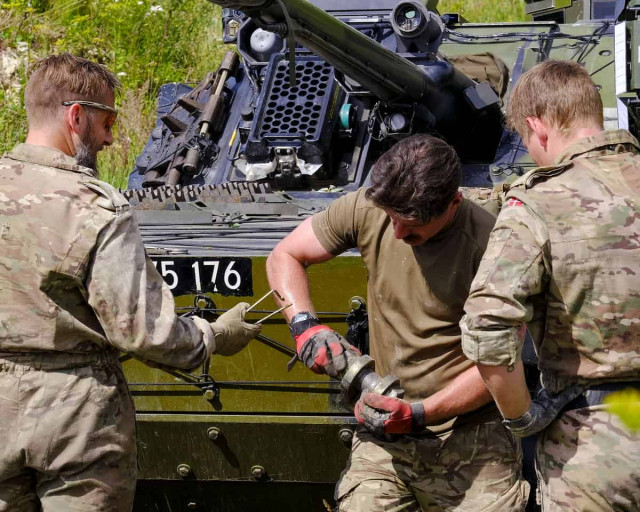 Міністр оборони Німеччини пояснив, чому вступ України до НАТО має бути прискорений
