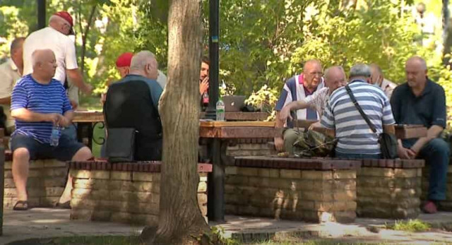 Украинским пенсионерам повысят выплаты: кому добавят по 300 гривен 