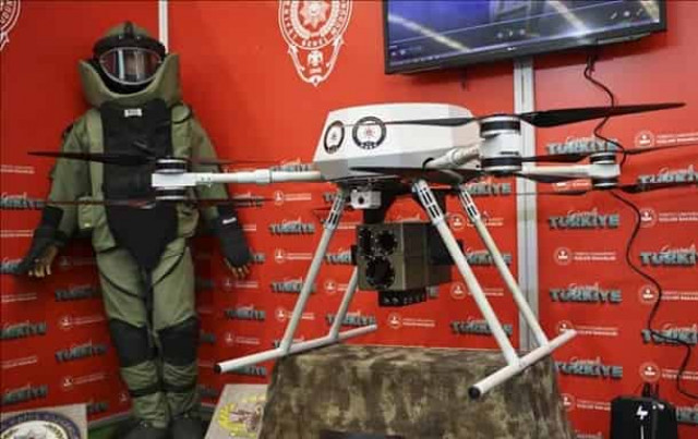 Турция испытывает первый в мире дрон с лазерным оружием