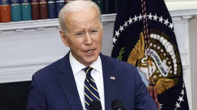 Россия заплатит строгую цену, если она использует химикаты, – заявил Байден
