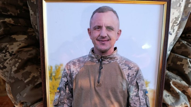 Загинув від влучання російського дрона: у Хмельницькому попрощалися із захисником Віктором Павлюком
