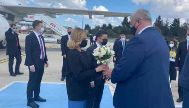 Zelensky arrives in Turkey