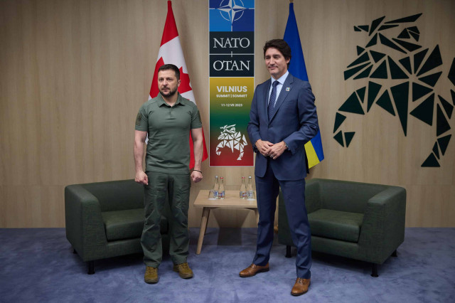 Канада передала Україні бронетехніку
