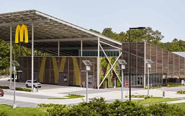 McDonald’s вводит обязательную вакцинацию для сотрудников - СМИ