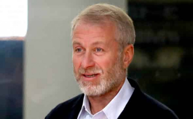 Португалия начала проверку законности выдачи паспорта Абрамовичу
