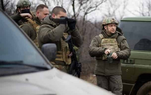 Зеленский отправил на Донбасс военное руководство