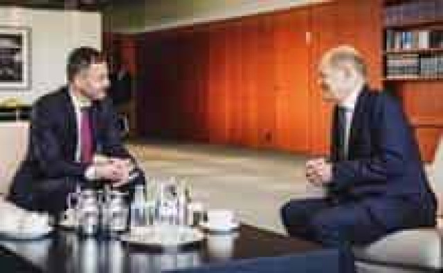 Премьер Словакии призвал Шольца поддержать Украину как кандидата в ЕС и приехать в Киев