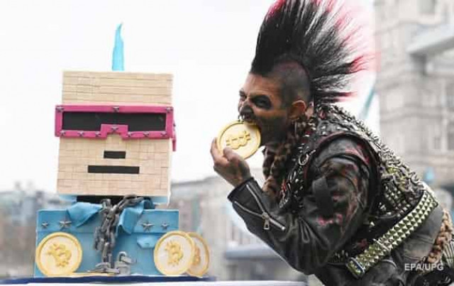 Цена Bitcoin обвалилась ниже 22 тысяч долларов