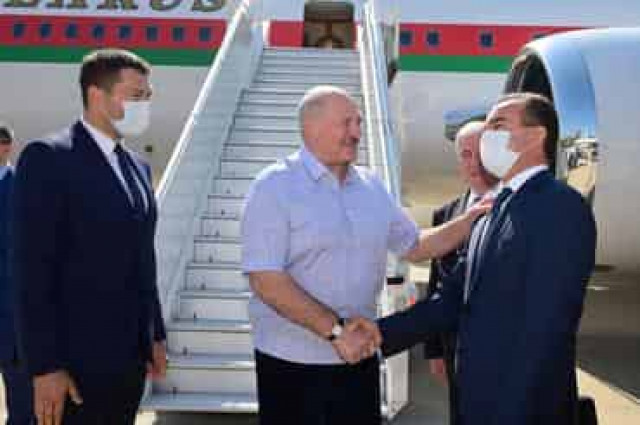 Belarus leader entreats Putin for support as crackdown fails to dispel protests