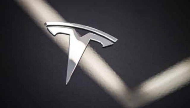 Акции Tesla подешевели почти на 40% с конца сентября