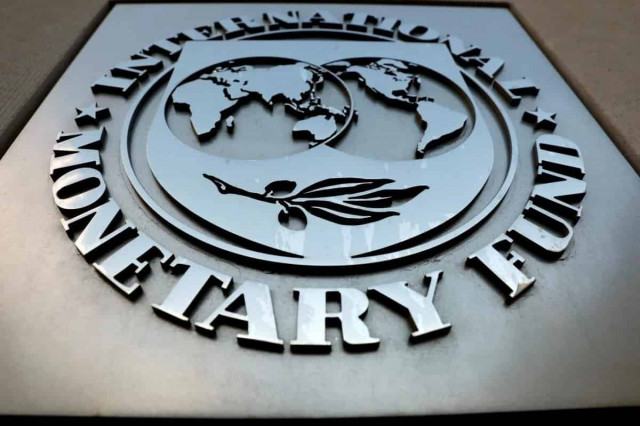 Україна отримала близько 900 млн доларів від МВФ
