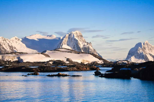 Українські вчені встановили несподівану причину танення льодовиків в Антарктиці
