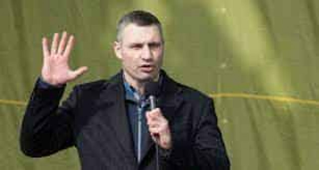 Кличко призвал мужчин, которые уехали из Киева, возвращаться и защищать будущее
