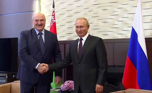 Лукашенко на зустрічі з Путіним запропонував розвивати стосунки з КНДР 