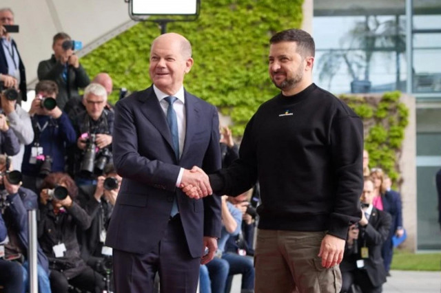 Шольц признал, что забыл объяснить гражданам, почему важно помогать Украине
