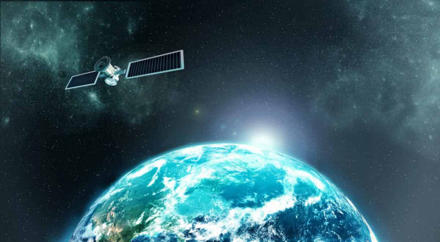 Россия снова угрожает сбивать спутники США в космосе
