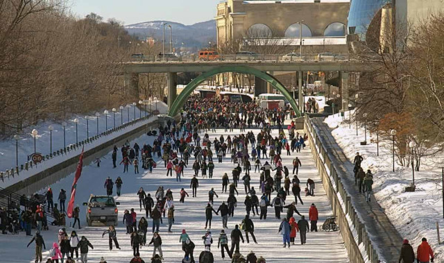 Самый большой в мире природный каток закрыли из-за аномальной жары
