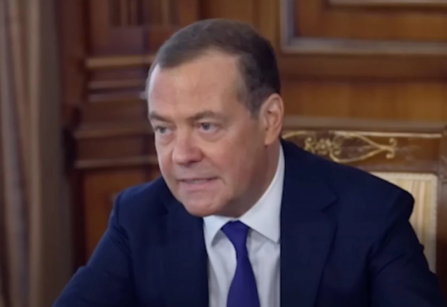 Медведєв зухвало відреагував на ультиматум Трампа