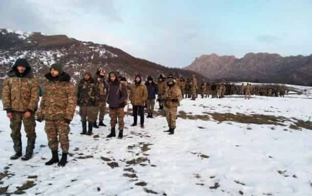 В Карабахе военные попали в окружение - СМИ